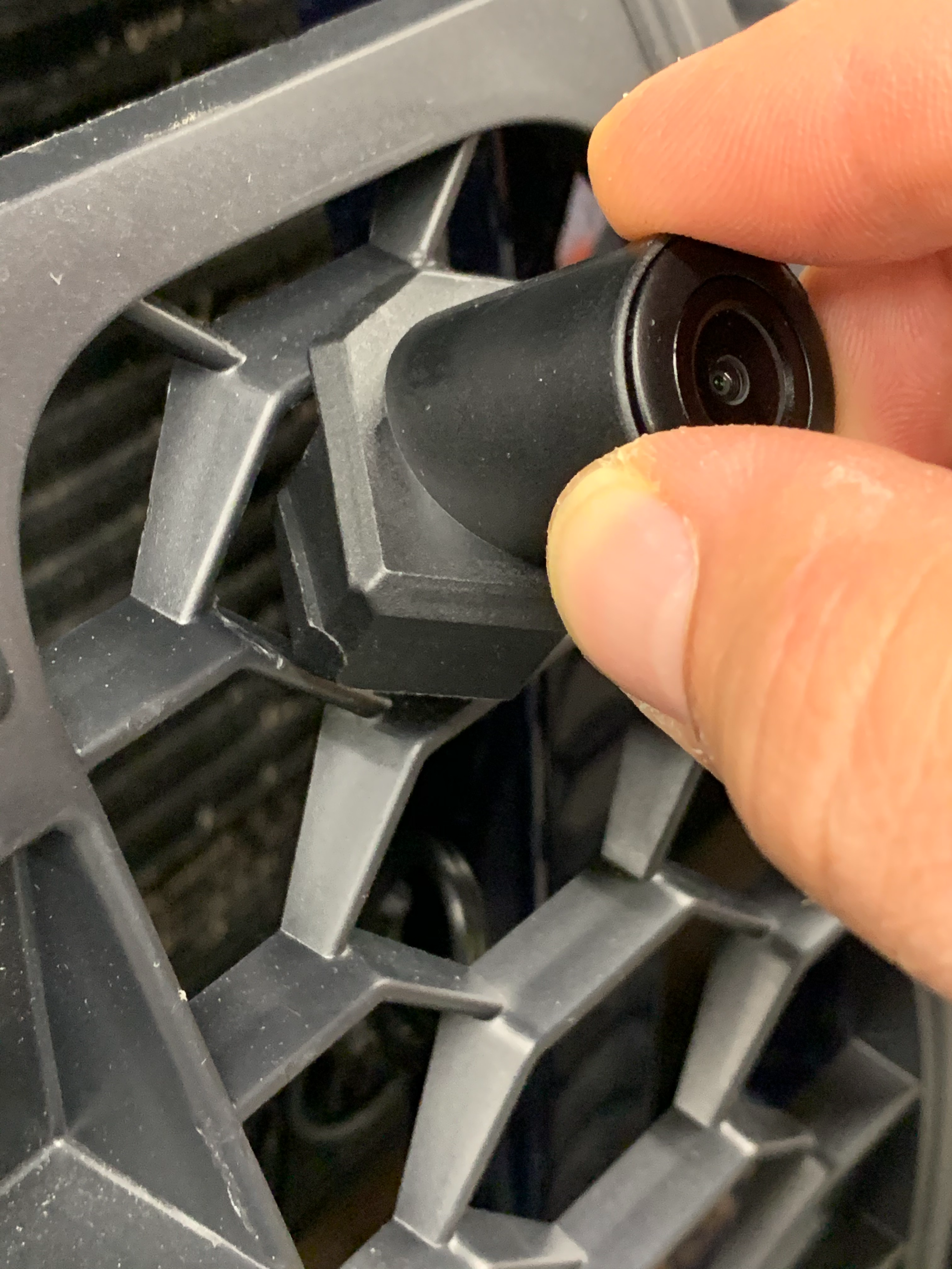 ZオートモーティブJTフロントカメラキット-2020+ジープグラディエーター (およびWrangler 4 XE/392) 用-グリル取り付けインストールキット-歩道や駐車場に最 : Z Automotive JL フロントカメラキット 2018-2022